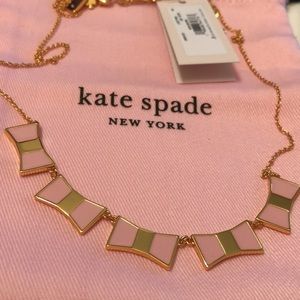 NEW KATE SPADE LIGHT & GOLD-TONE PINK “BOW”NECKLACE. NEW &NEVER WORN.🌸